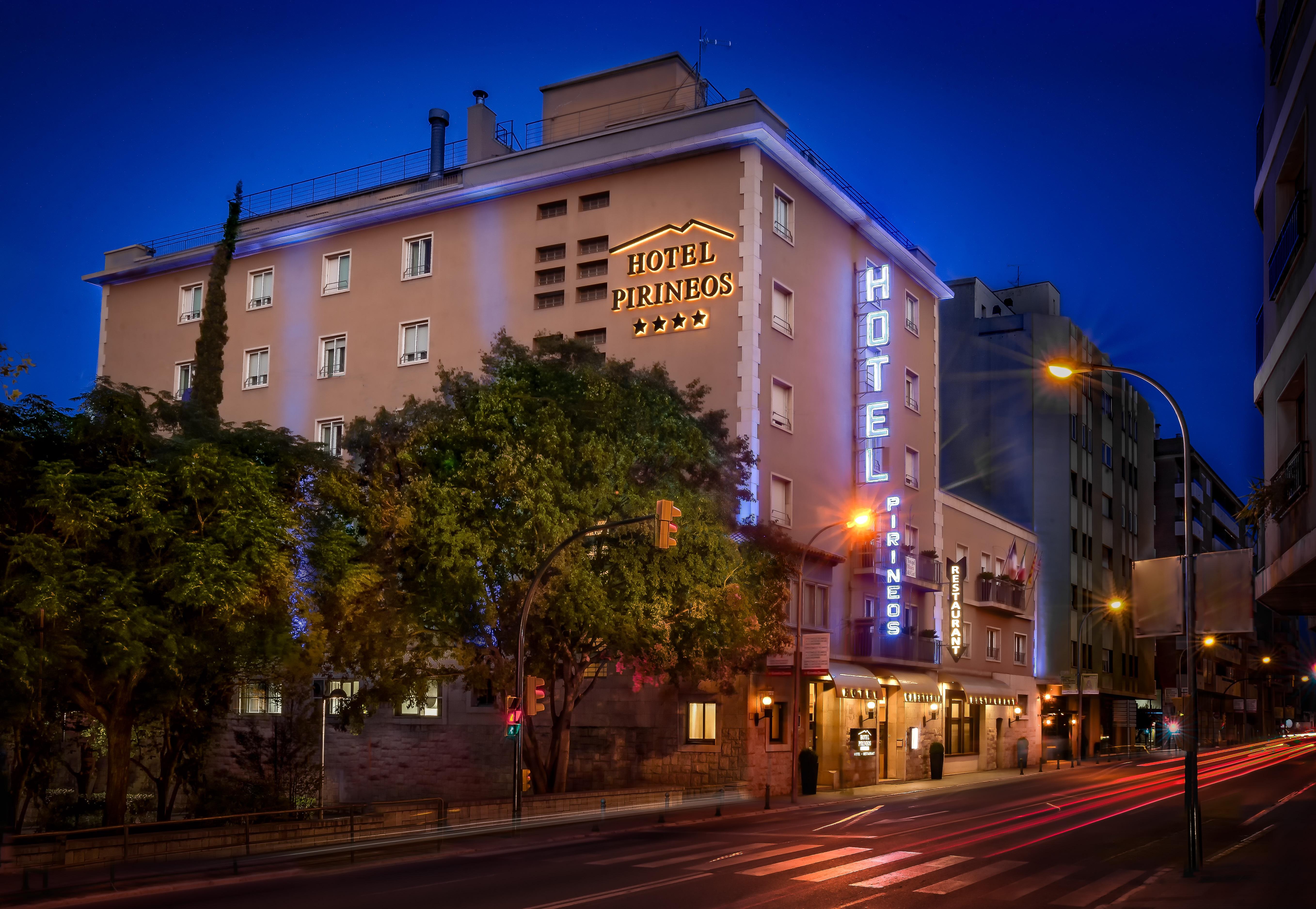 Hotel Pirineos Figueres By Pierre & Vacances ภายนอก รูปภาพ