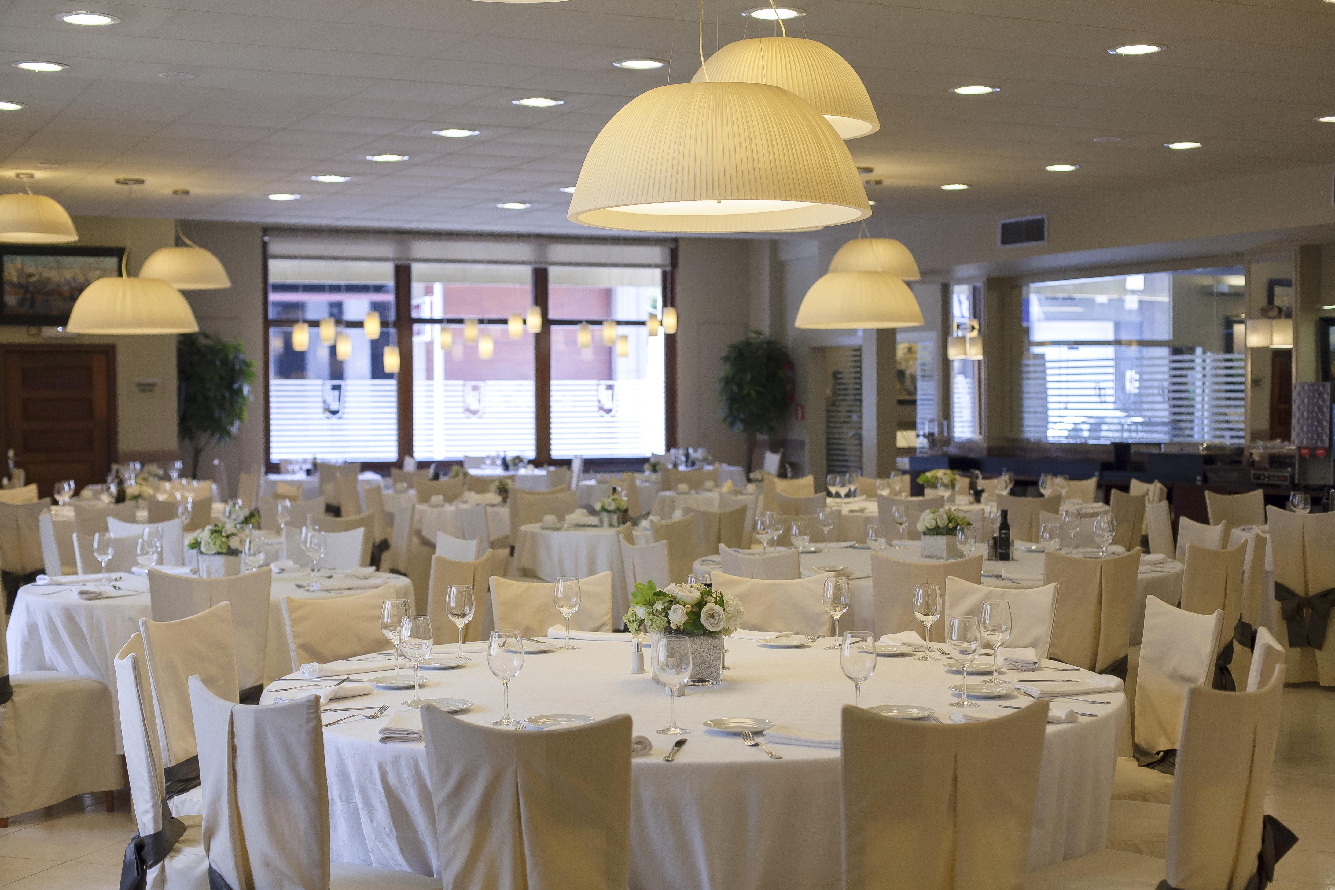 Hotel Pirineos Figueres By Pierre & Vacances ภายนอก รูปภาพ