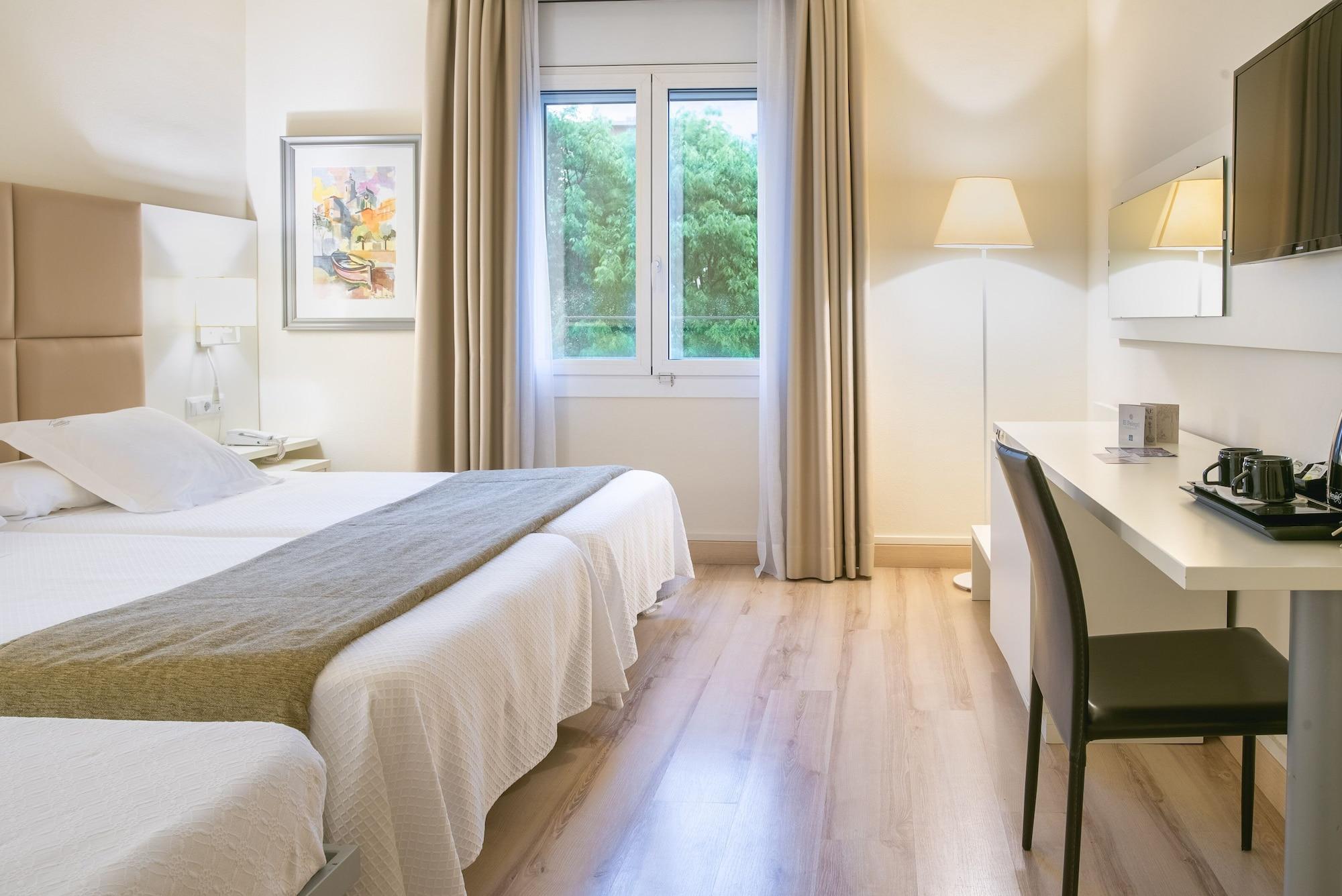 Hotel Pirineos Figueres By Pierre & Vacances ภายนอก รูปภาพ