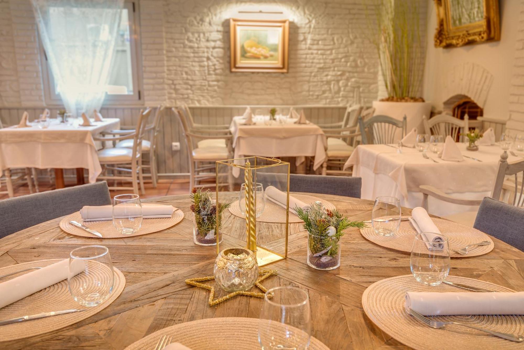 Hotel Pirineos Figueres By Pierre & Vacances ภายนอก รูปภาพ