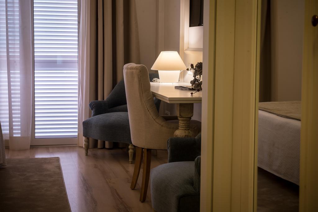 Hotel Pirineos Figueres By Pierre & Vacances ภายนอก รูปภาพ