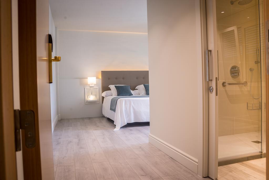 Hotel Pirineos Figueres By Pierre & Vacances ภายนอก รูปภาพ