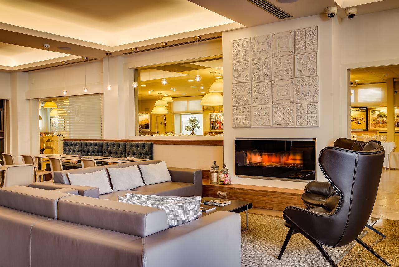Hotel Pirineos Figueres By Pierre & Vacances ภายนอก รูปภาพ